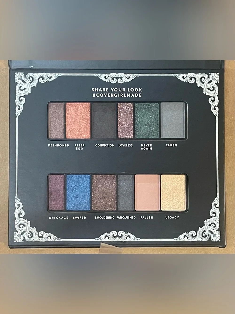 COVERGIRL Overthrown Eyeshadow Palette - Black